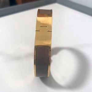 Tasarımcı Bilezik Erkek Kadın Lüks Bilezik Mücevherleri Erkek Bileklik 19 Mektup Basit Gül Gümüş Braclet Erkek Kadın Sevenler Hediye Takı Braclet Erkekler Bracelett