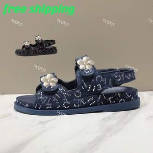 Atemberaubender Denim -Strass -Magie -Stick Sandalen Frauen Sommer Luxusmarken Designer Foliens Flachferse Größe 35 bis 40