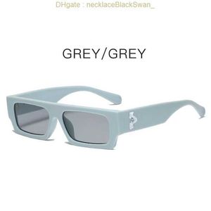 Kapalı w güneş gözlüğü kapalı erkekler ve kadınlar için tasarımcı serin stil sıcak moda klasik kalın tabak siyah beyaz kare çerçeve 2239 8tmn