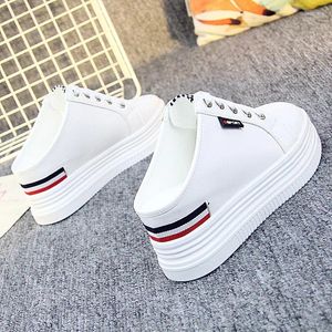 Scarpe di fitness interne Accendersi Donne bianche a metà drag 2024 Sneaker a cuneo estivo Sneakers Sneakers Studente