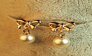 Kisswife New Shapeshift Stud Earring Bow Pearl Earrings Accessories Pearl Bow smycken gåvor5821483