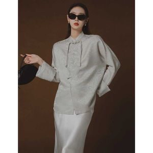 Rongtai Novo estilo de borboleta chinesa estilo jacquard camisa feminina primavera 2024 cetim cardigan casaco top