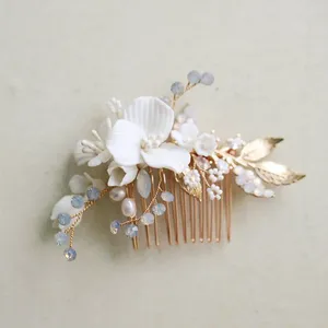 Hair Clips Handmade White Ceramic Flower Bridal Comb Opal Crystal Headpiece Gold Color Leaf Freshwater Pearl Wedding Accessories