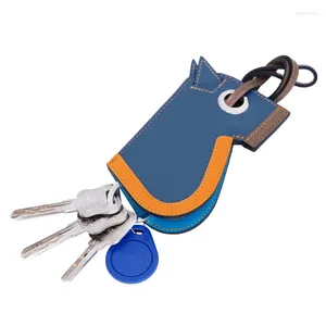 Keychains Mode gepanzerte Pferdekopf Hand genähte echte Lederschlüsselkette Haushaltsschloss Universal Bag Car Protector Accessoires