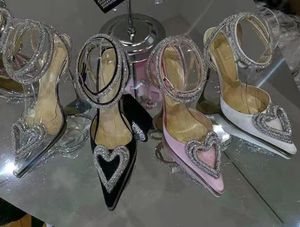 Sandálias de designer de mulheres exclusivas Sandálias de moda pontiaguda de couro de diamante salto alto show de festas de festas Tamanho 35415207201