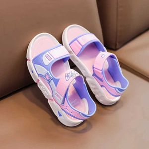 KX8J Sandalen Kinder Sandalen Sommer Cartoon weiche Sohle Anti-Slip-Jungen Sandalen modische Mädchen Strandschuhe 4-10T Kid Pvc Sandalen 240419