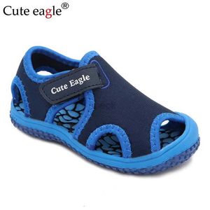 Sandali carini aquila estate eleganti scarpe da ragazza per bambini bidoni sandali comode piatti a pedicure non slip baotou per bambini scarpe da spiaggia nuove 240419