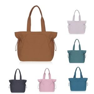 nylon designer kvinna shopping väska kvinnor crossbody förvaring sida cinch keepall clutch duffle tote axel väska mens lyxhandväska vattentäta bältesväskor