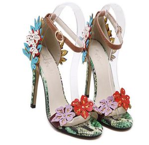 Adorabile Designer di design della caviglia di fiori Slides Sandalo Donne ad alto tallone Scarpe di lusso Teli alti dimensioni da 35 a 406596859