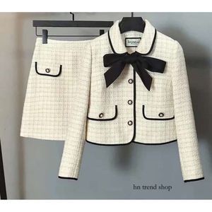 Vestido de duas peças roupas de duas peças de tweed de tweed e uma saia conjunta de manga comprida Blazer para DropShipp 230222 952
