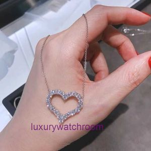 Luxus Tiffenny Designer Marke Anhänger Halsketten T -Familie Liebe Halskette Hoch Edition Dicke, plattierte 18K Gold Tee Diamonds Romantische Neckkette Full Diamond Heart Colla