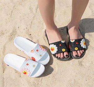 Kadınlar yaz terlikleri sevimli çiçek bayanlar yumuşak slaytlar ayakkabı kadın baskı çiçek bling plajı gündelik sandaletler8126471