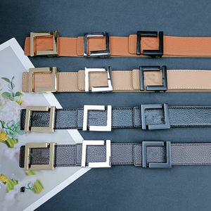 2024 MĘŻCZYZN PRZEMYSŁY PLEITY KOBIETA PŁYTA CEINTURE BRASS BUCKLE Women Casual Cowskin Belt Pirdle Pase