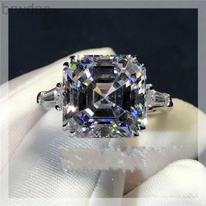 Solitaire Ring Handmade Asscher Cut 6CT Lab Diamond Ring 925 Sterling Silver Bijou Engagement Wedding Band Rings for Women Bridal Party Jewelry D240419