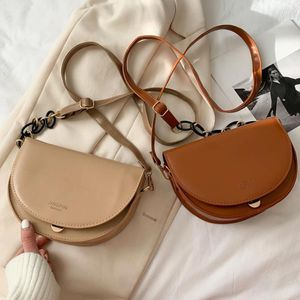 Torby na ramię moda skórzana torba crossbody jesienna retro łańcuch retro torebki torebki siodłowe