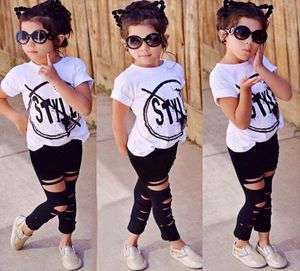 Set di abbigliamento da bambina set di maglietta in stile estivo con pantaloni buco neri 2 pezzi per bambini abiti da moda abiti da ragazza dimensione 27y6586377