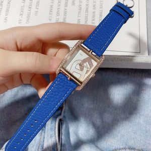 Marka mody zegarki dla dziewczynki kryształowy prostokąt w stylu skórzany pasek kwarcowy zegarek he02229t