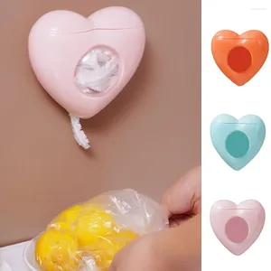 Storage Bottles Heart Shape Food Cover Plastic Wrap Rack Punch-Free Fresh Keeping Bag Box Large Capacity Wall-mounted