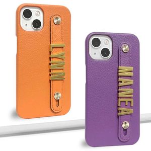 Cell Phone Cases Personalized custom metal name initial strap leather phone case suitable for iPhone 13 12 11 14 15 Pro Max Mini 7 8 Plus stand wristband J240418