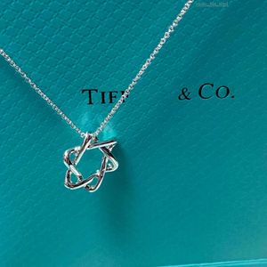 Tiffanyjewelry Luxury Tiffanybead Pendant Halsband Womens Designer Jewelry Fashion Classic Ladies Crown Necklace Holiday Gifts 7801