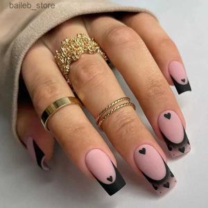 False Nails 24Pcs Black French Fake Nails with Heart-shaped Pattern Design Short Square Head Press on Nails Wearable Acrylic False Nails Y240419