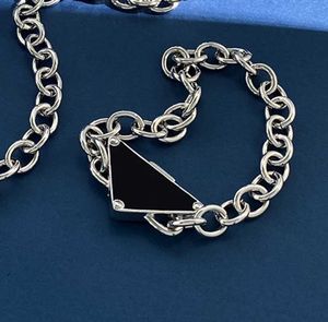 Luxury Charm Women Jewelry Silver Bracelet Exquisite Triangle Snap Fastener Design Fashion Simplicity Designer Noble and Elegant Atmosphere Lady