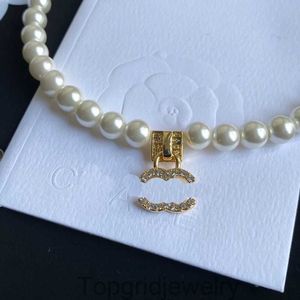 Luksusowy naszyjnik z łańcucha perłowego butik kryształowy wisiant Naszyjnik Nowy dziewczyna urodzinowy prezent miłosna biżuteria