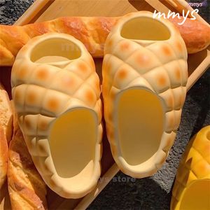 Designer slipper Bread Slippers Room Shoes Famous Sandals Womens Summer New Lightweight Thick Soft Bottom Wear Resistant Slip-on Fashion