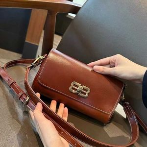 Tanned Vegetable Head Layer Cow Leather Womens One-shoulder Cross-body Cylinder Bag Simple Fashion Girls Classic Small Handbag Pillow
