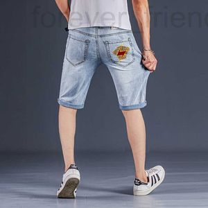 Designer de shorts masculino Verão fino Medusa bordada jeans cultivada Moda masculina Personalizada calças retas personalizadas shorts de ponta 63i3