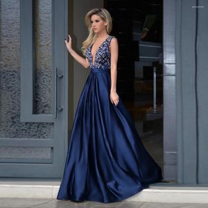 Party Dresses Blue Sequin Crystal Beads Formell Evening Prom Stain Elegant golvlängd Graderingsklänningar ärmlös 2024 Backless