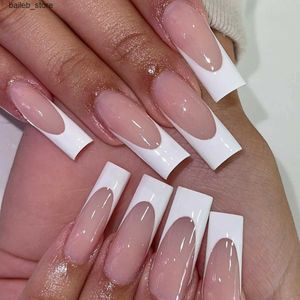 False Nails 24pcs/1Box Explosions in Europa e America Long Water Pipes White French Rectangular Unghia finte Y240419 Y240419