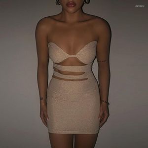 Sıradan Elbiseler Moda Stili 2024 İlkbahar ve Yaz Çapraz Sınırlı Kadın Giysileri boyun dışı seksi kesilmiş göğüs sarılı elbise kadın