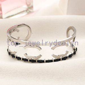 Braccialetti di moda braccialetti designer bangle brand marchio lettere gioiello bracciale cristallo braccialetti da chiodo 18k in acciaio inossidabile in acciaio inossidabile braccia