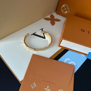 Luxury Gold-Plated Bracelet Brand Designer With Classic Minimalist Style Luxurious Design High-Quality Bracelet High-Quality Gift Gift Bracelet Box Birthday Party