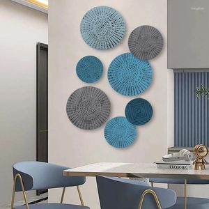Dekoratif figürinler mavi duvar dekorasyon kolye nordic ışık lüks yuvarlak asılı dekor metal düzensiz disk ferforje oda ev