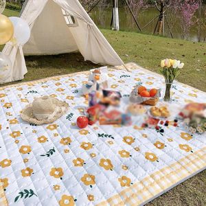 Beach Blanket Outdoor Picnic Blanket Mat Large Waterproof Sand Proof Camping Blanket Lightweight Folding Portable Travel 240416