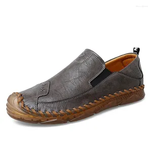 Lässige Schuhe Männer Leder klassische Ladungsstaaten hochwertige handgefertigte Flachflache große Mokassins atmungsaktiven Flats klettern Brogue