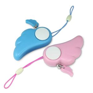 Ny 2024 Självförsvar Emergency Alarm Keychains Personligt skydd Alarm Säkerhet Säkerhet Anti-Attack Houd Alarm For Child Girl Women90dB