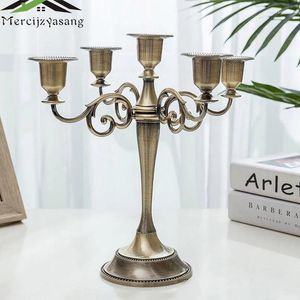 Titulares de vela Metal Silver/Gold Bating 3 Arms Stand Zinc Alloy Pilar de alta qualidade para o casamento Portavelas Candelabra