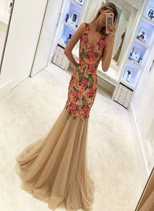 Plunging Evening Gowns V Neck Sleeveless Appliqued Colorful Flowers Floor Length Mermaid Prom Dresses 20191864997