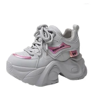 Casual skor toppkvalitet 9 cm ankelstövlar ko äkta läder chunky sneakers vår höst kvinnor plattform kil vulkaniserad