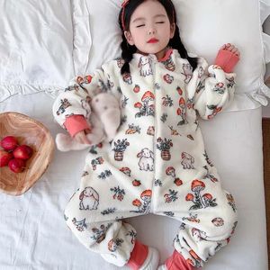 Cartoon Flannel Fleece Children Bambino Saccheggio del sacco per bambini Caldo vestiti invernali in pigiama da sonno di sonno per bambini per ragazzi ragazzi 16t 240415