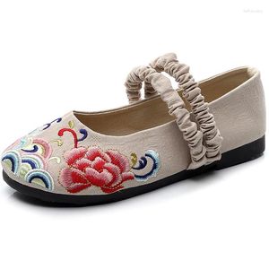 Casual Shoes Summer Embroidered Womens Jelly Bottom Literature Art Cotton and Fisherman Women Designer Sneakers Kvinna