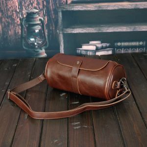 Väskor Mens Gym Travel Leather Bag Vintage Pu Leather Weekend Bag Hand Bagage för män stor kapacitet Portabla manliga axlarväskor