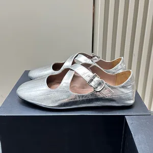 Mode utsökt kvinnor balett platt skor hösten ny äkta läder material bankett casual skor cross bälte design övre dyker upp tunna damer loafers