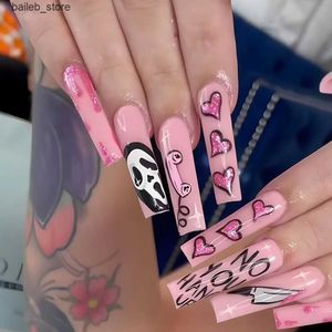 False Nails 24st Halloween Style Press On Nails Pink Love Heart Skull Mönster Kista Fake Nagel Akryl Naglar Tips för Girls Halloween Gift Y240419 Y240419