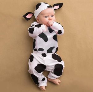 Kläderuppsättningar födda spädbarn Baby Boys Girls -kläder Set Long Sleeve Cartoon Dairy Costumes Cow Printed Tshirt Pants Hat Outfits 3P3704957