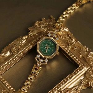 Wysokiej jakości 24K Gold No Fade Brass Band Watches Diamond Small Dial Square Fashion Luksusowy zegarek dla Lady Retro 240419