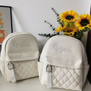 Backpacks damskie plecak plecak niestandardowy moda damskie małe plecak druhna Bride Torba prezentowa z haftowaną nazwą przyjęcia weselnego